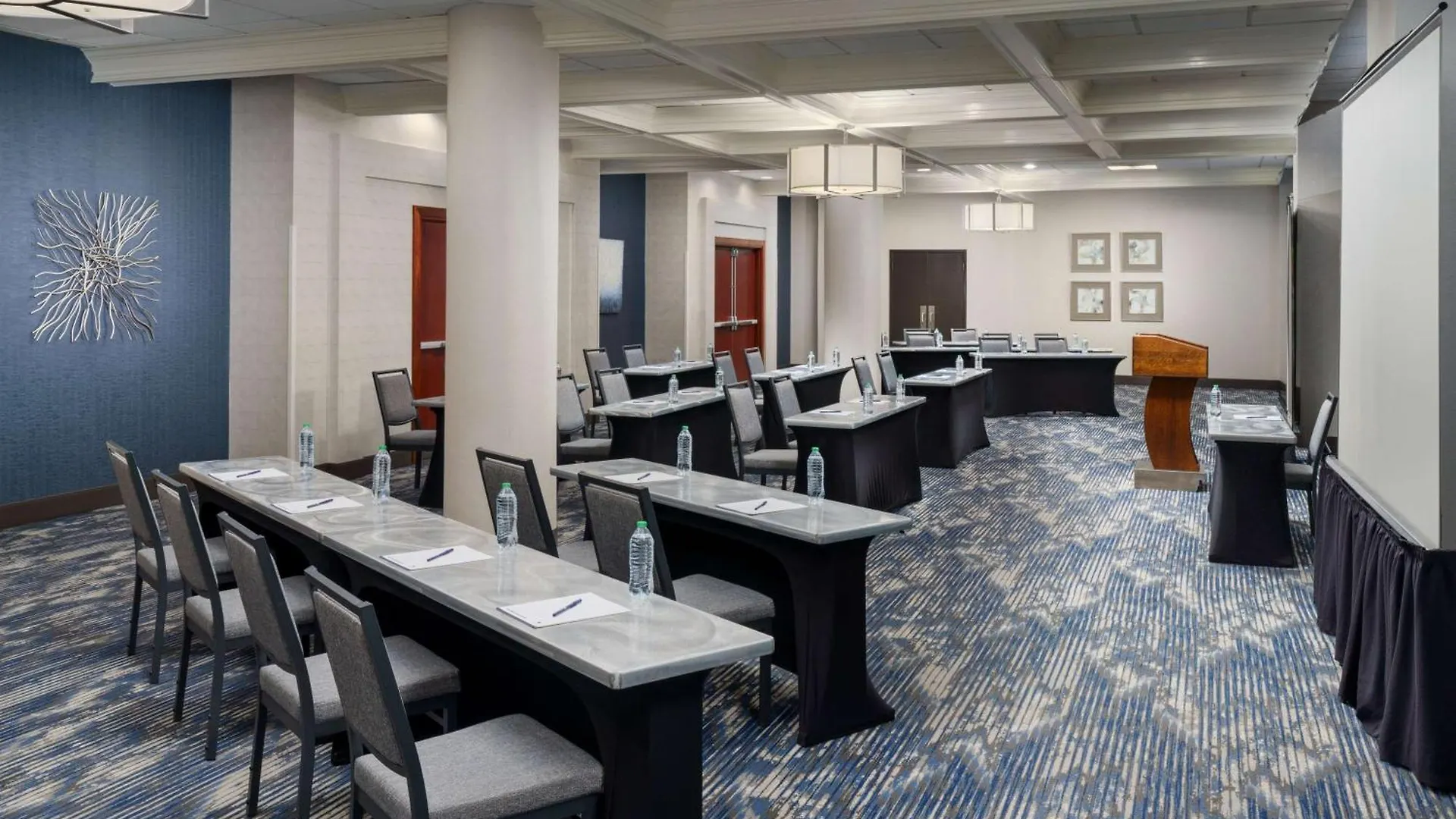 Doubletree By Hilton Charlotte City Center Hotel