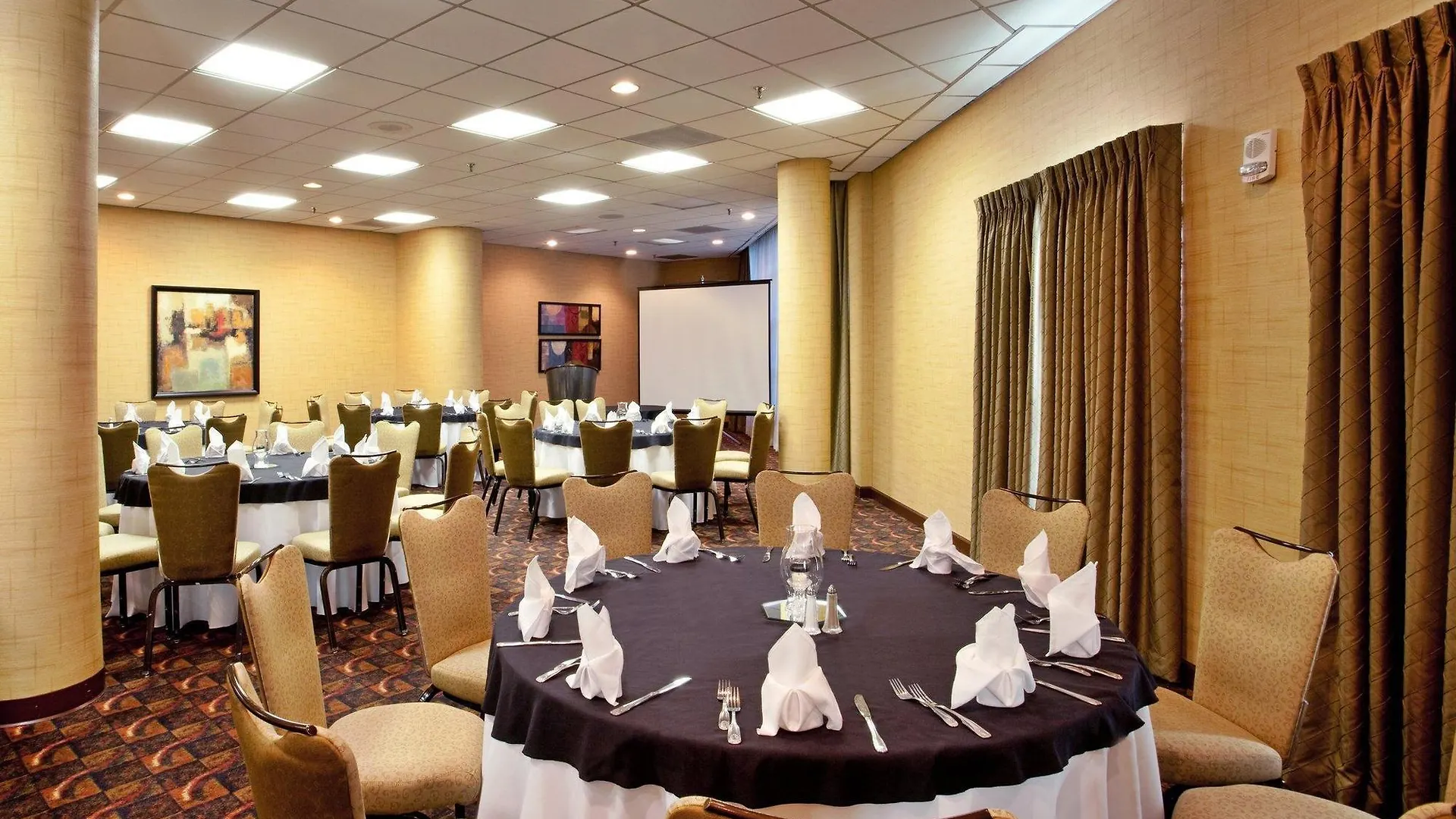 Doubletree By Hilton Charlotte City Center