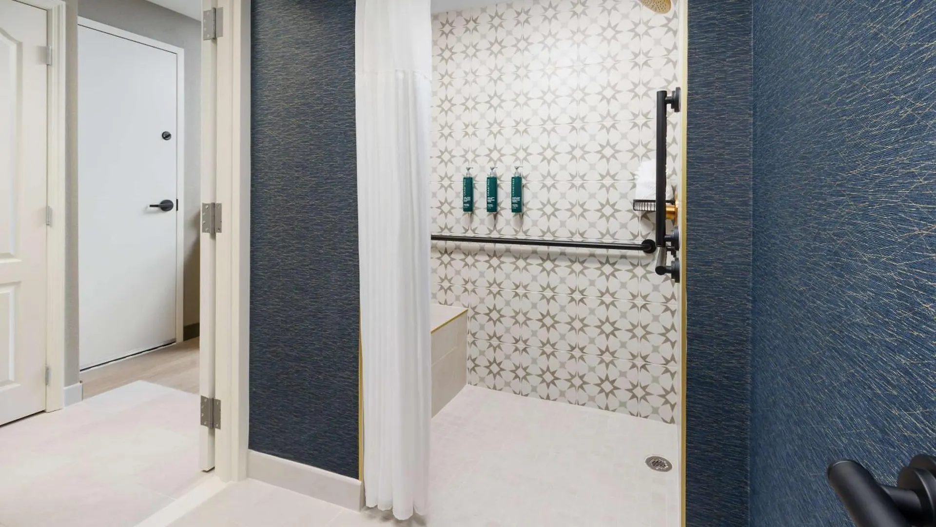 Doubletree By Hilton Charlotte City Center Hotel