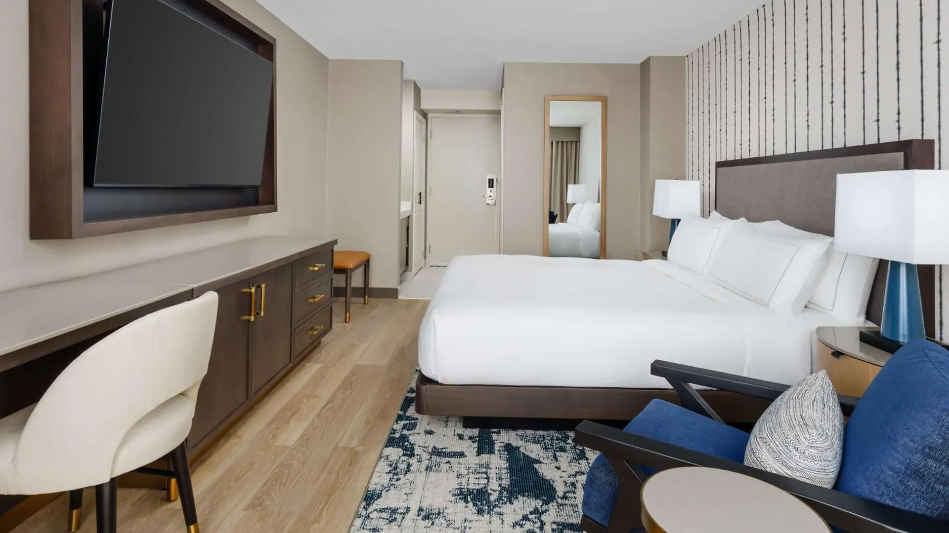 Doubletree By Hilton Charlotte City Center