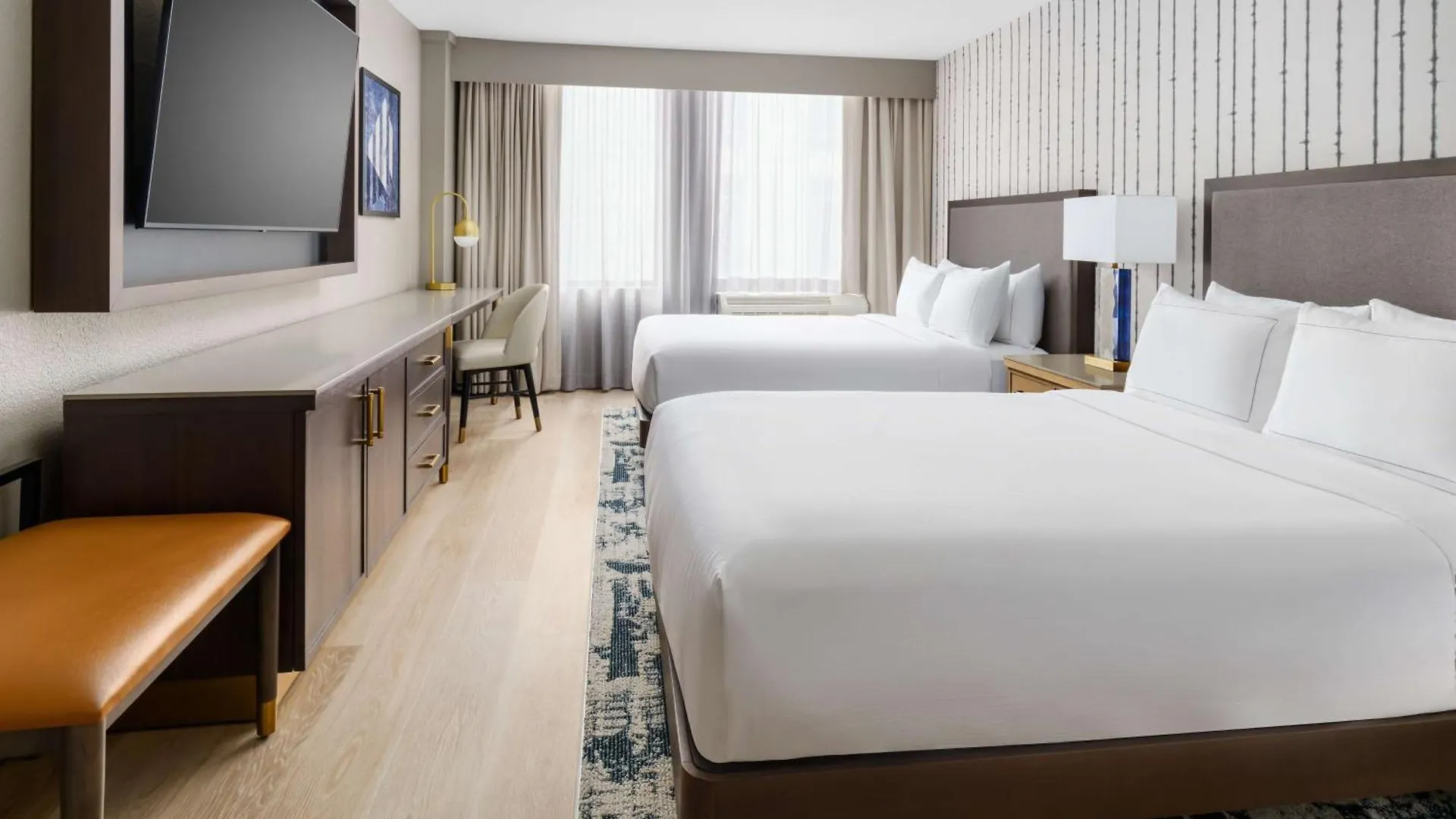 Doubletree By Hilton Charlotte City Center 4*,