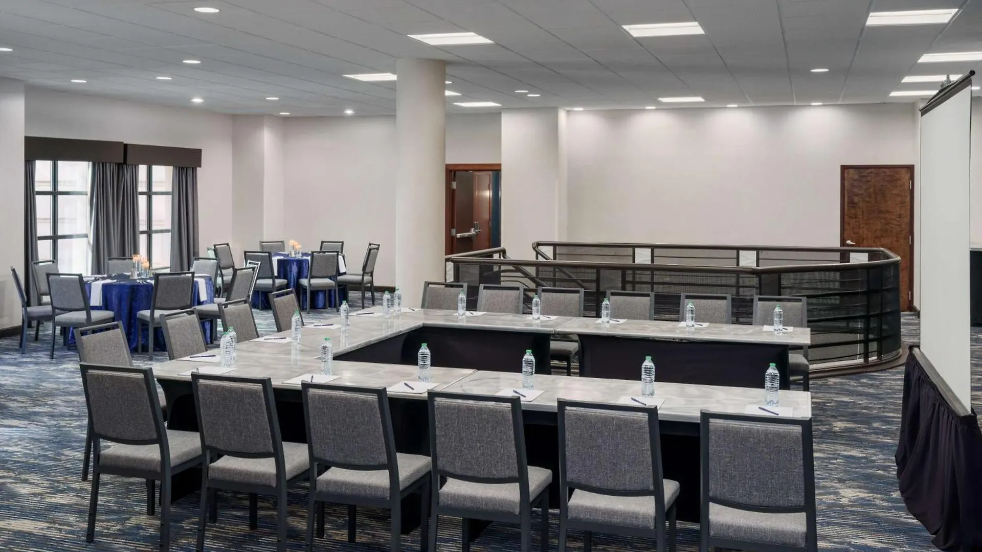 Doubletree By Hilton Charlotte City Center 4*,