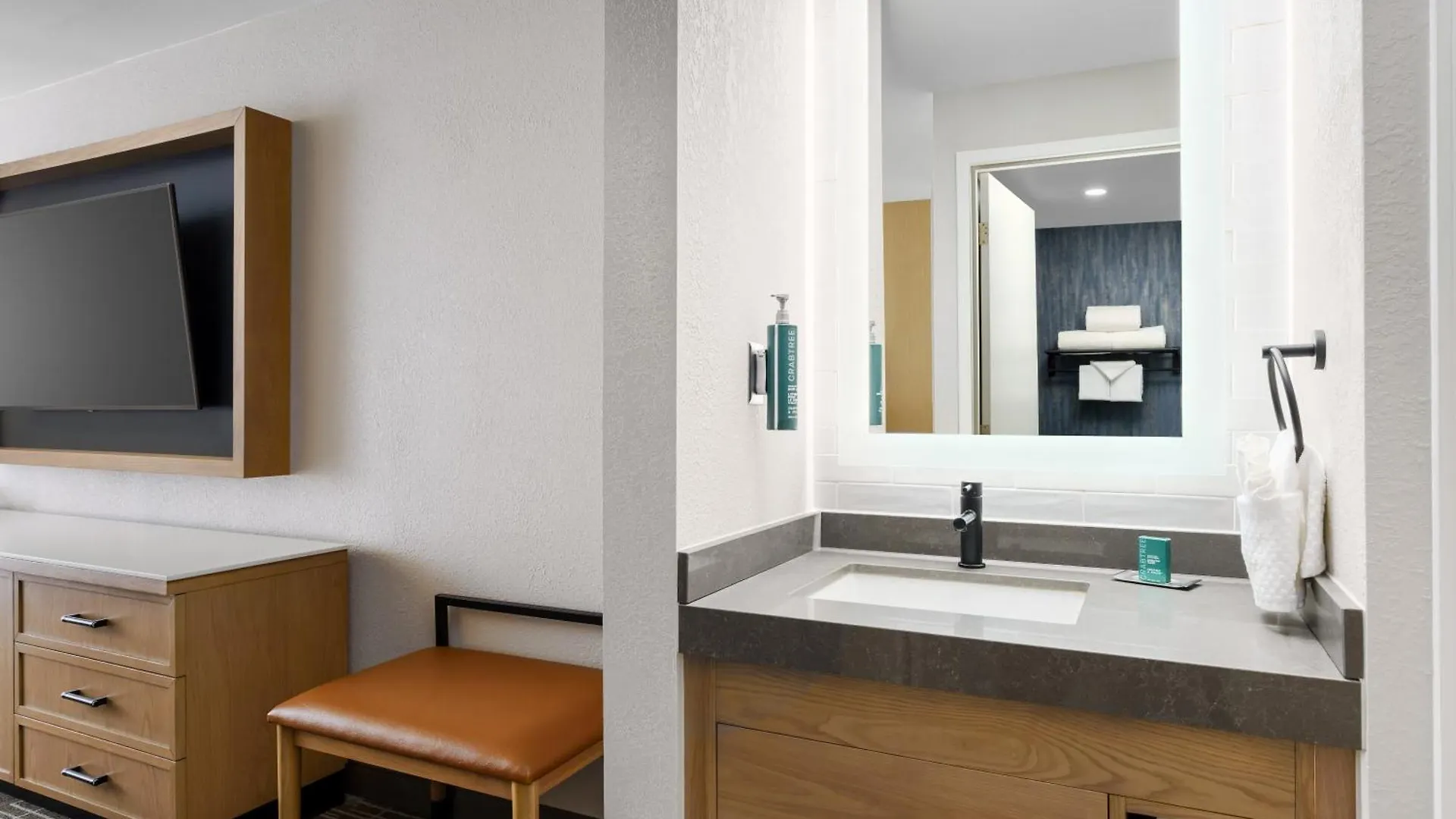 Doubletree By Hilton Charlotte City Center 4*,  United States