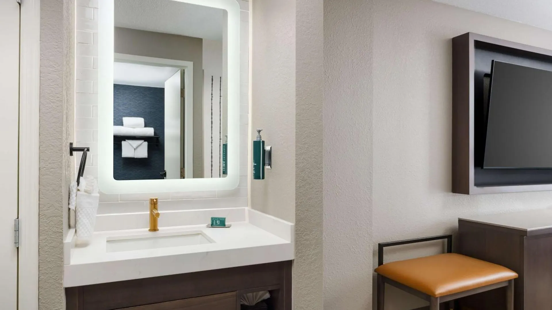 Doubletree By Hilton Charlotte City Center